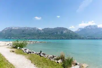 Vivez l'expérience d'une plage privée à Annecy conseils et astuces pour une journée parfaite