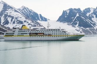 Antarctique : pourquoi les voyageurs français s'y précipitent (et comment vivre l'expérience à son sommet)